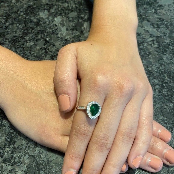 Sale $30! Sterling Pear Shape Halo Emerald Cz Ring. - Picture 14 of 16